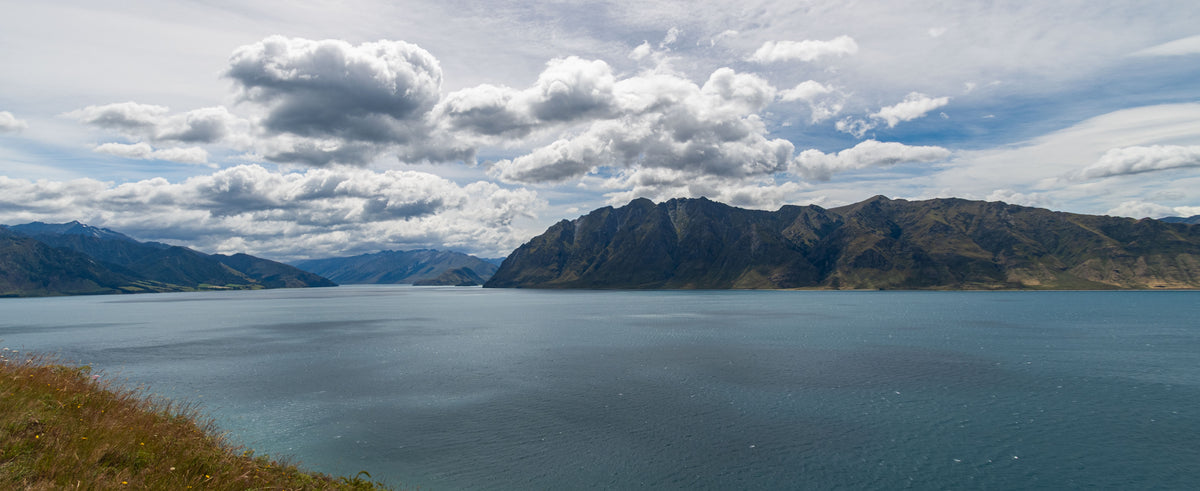 Mountains of Water. Lake Hāwea