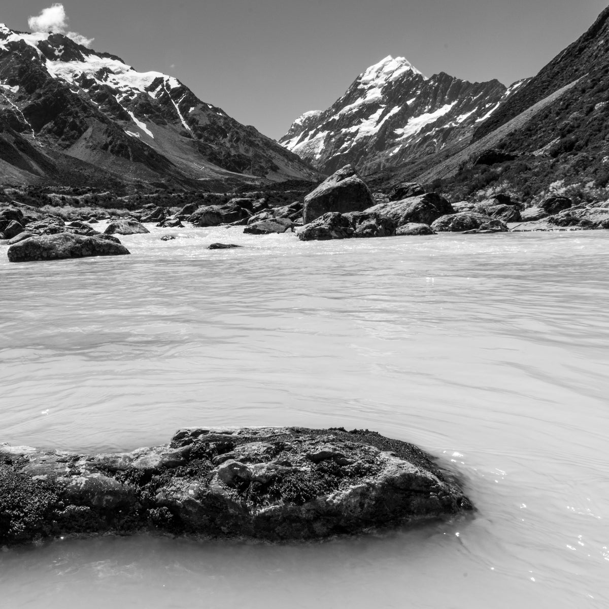 Mt Cook Monochrome